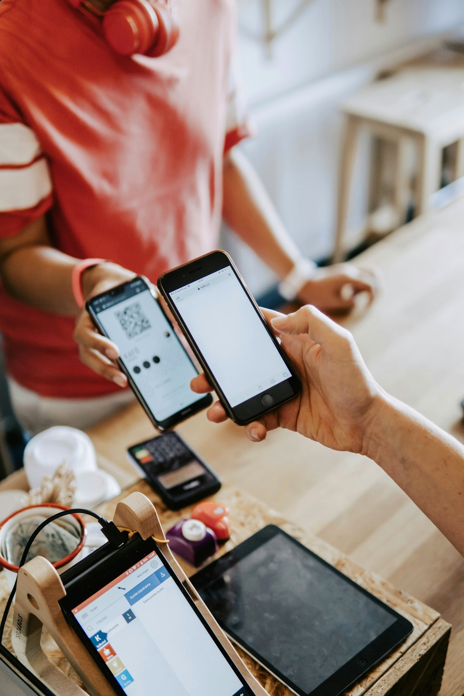 Paying for a Starlink kit in Rwanda by phone - Mobile Money, bank transfer or cash on delivery