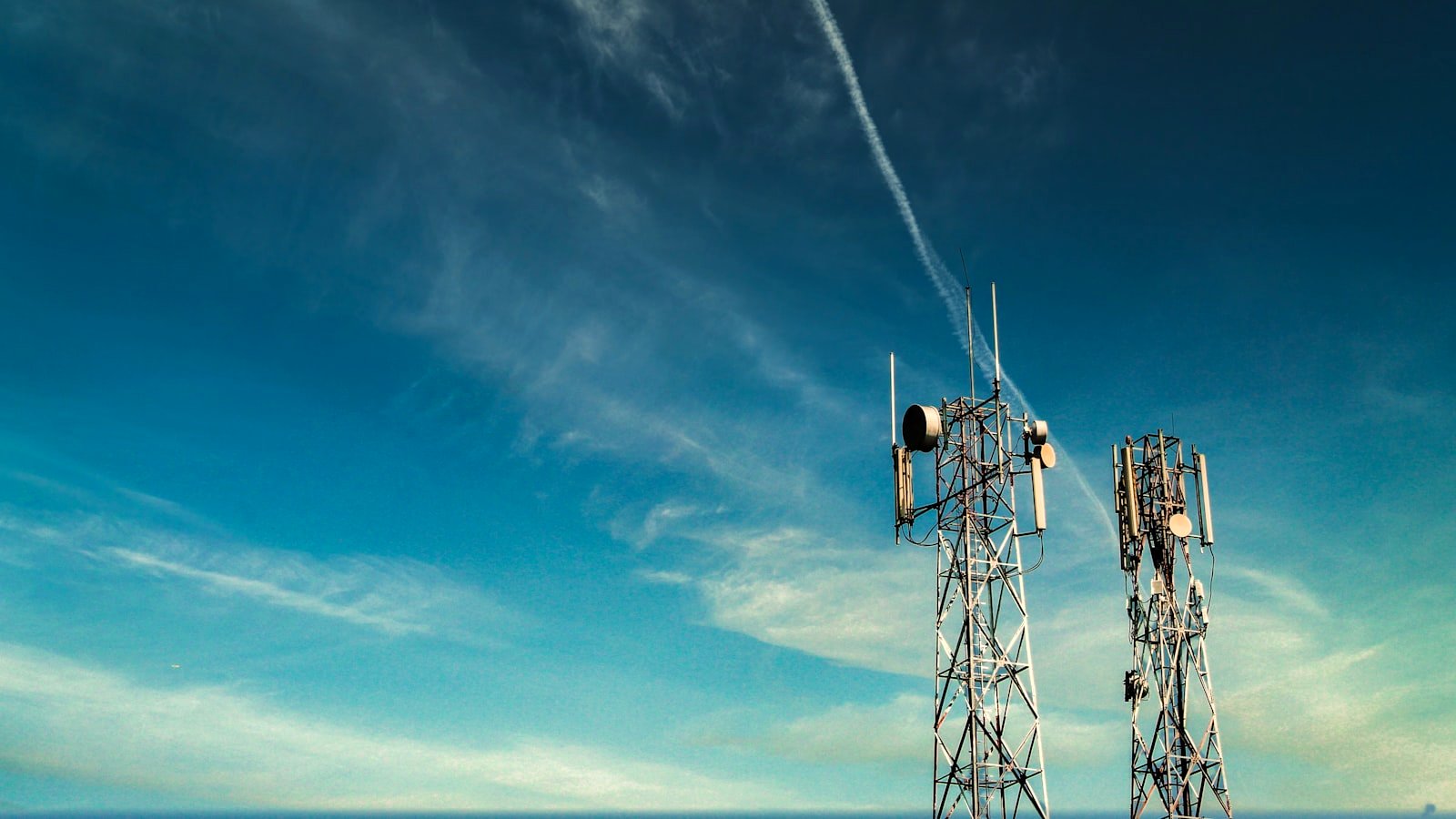 Mobile network towers - 4G and 5G connectivity in Rwanda compared with Starlink